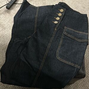 Wide leg 2 side button up with side pockets